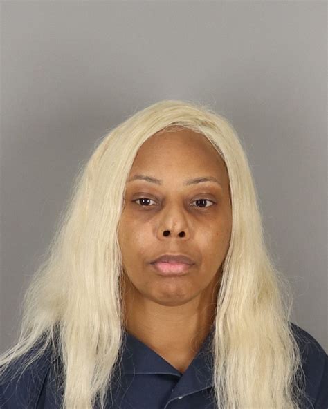 Iesha escort arrest milwaukee  Anyone with information is asked to immediately call (330) 375-2490